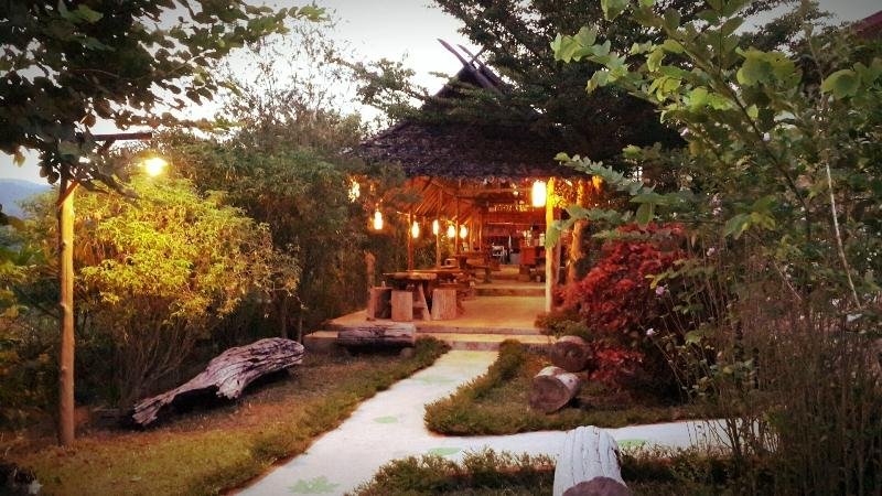 วิวสวน ที่รับประทานอาหาร