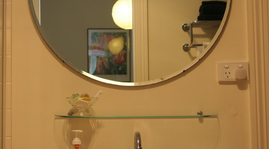 Bathroom vanity