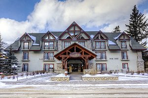 Banff Inn in Banff, image may contain: Villa, Housing, House, Hotel
