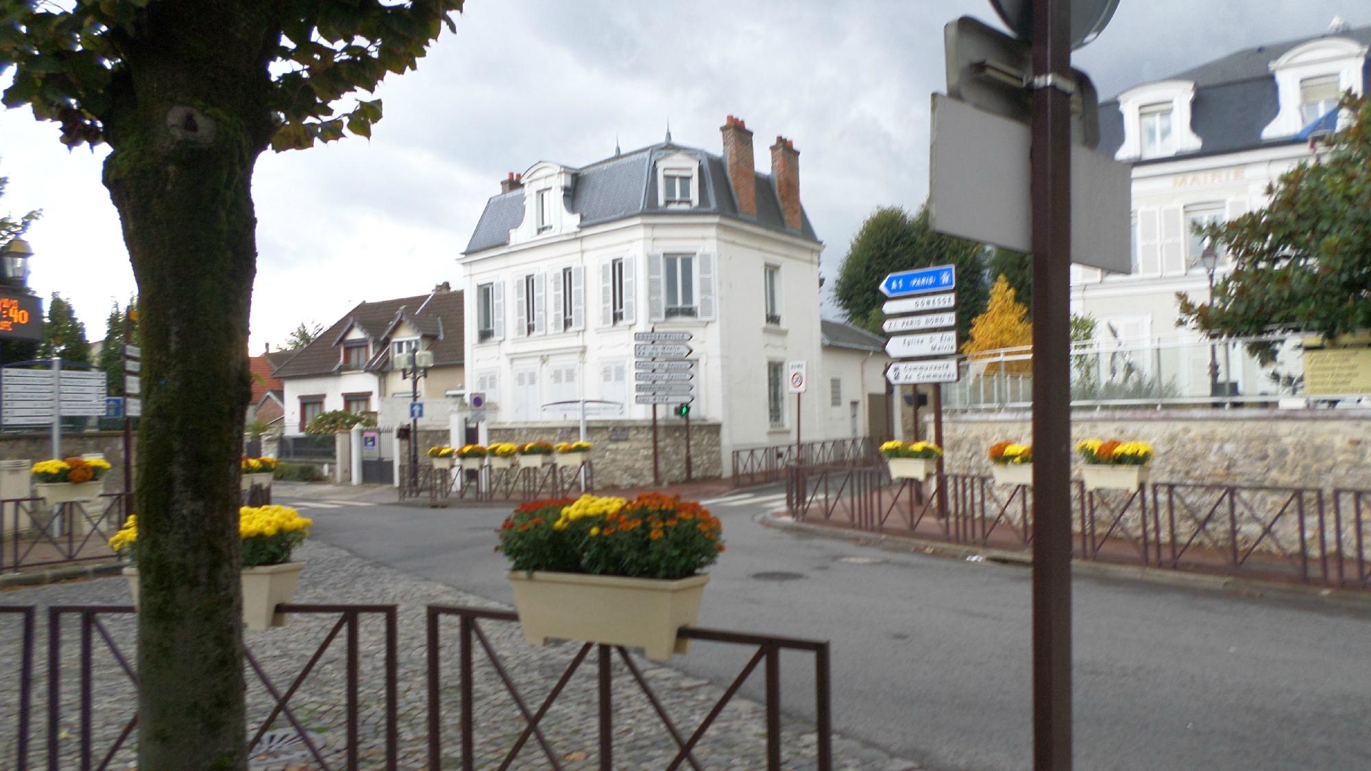 ROISSY CHAMBRES B&B - Updated 2024 Prices & Reviews (Roissy-en-France)