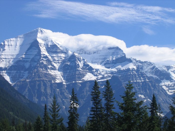 MT. ROBSON MOUNTAIN RIVER LODGE - Prices & Hotel Reviews (Mount Robson ...