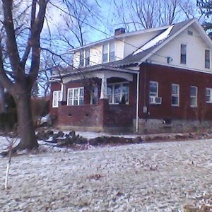 Exterior of 1920's edifice of the Inn at Palatine Bridge