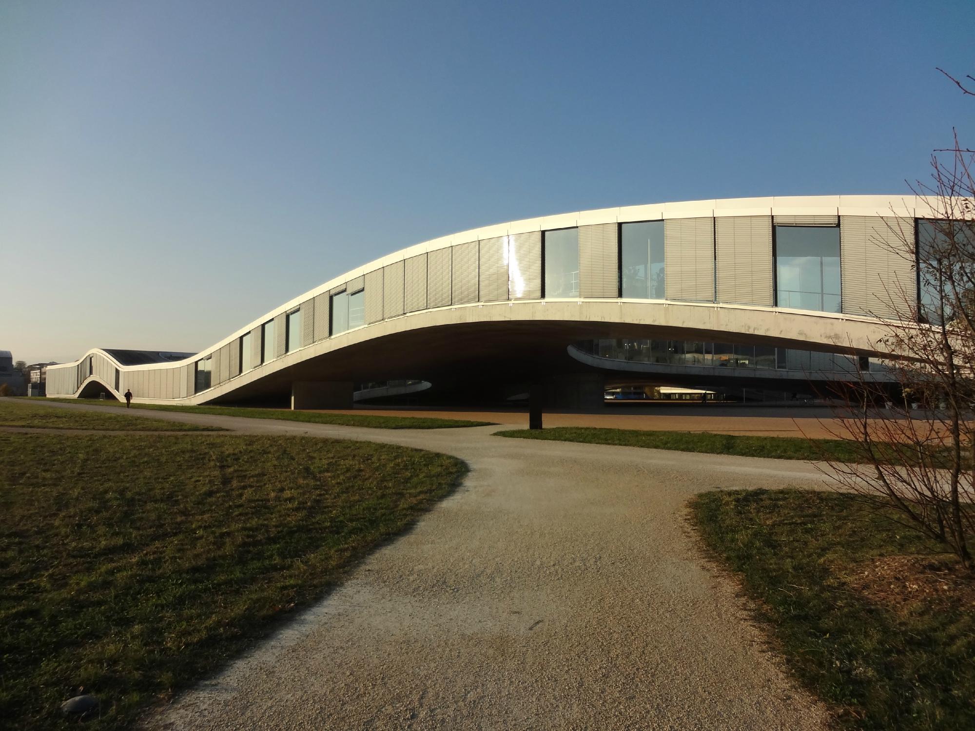 rolex learning center opening hours