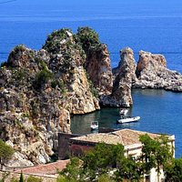 tonnara e faraglioni
