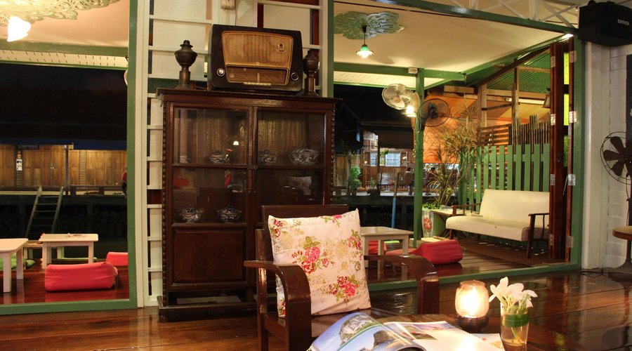 Baanrak Amphawa Homestay