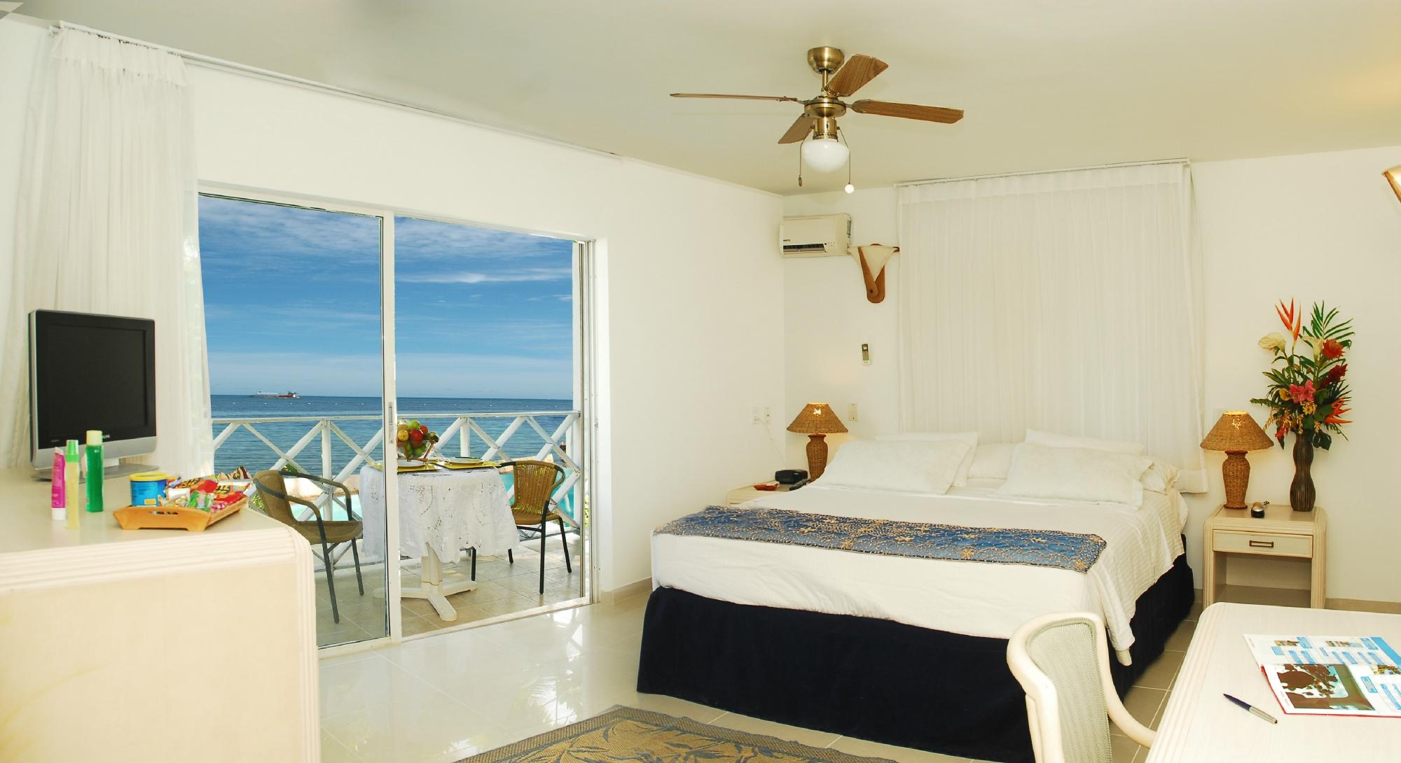Hotel photo 18 of Cocoplum Beach Hotel.