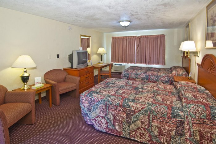 Gainesville Lodge Rooms: Pictures & Reviews - Tripadvisor