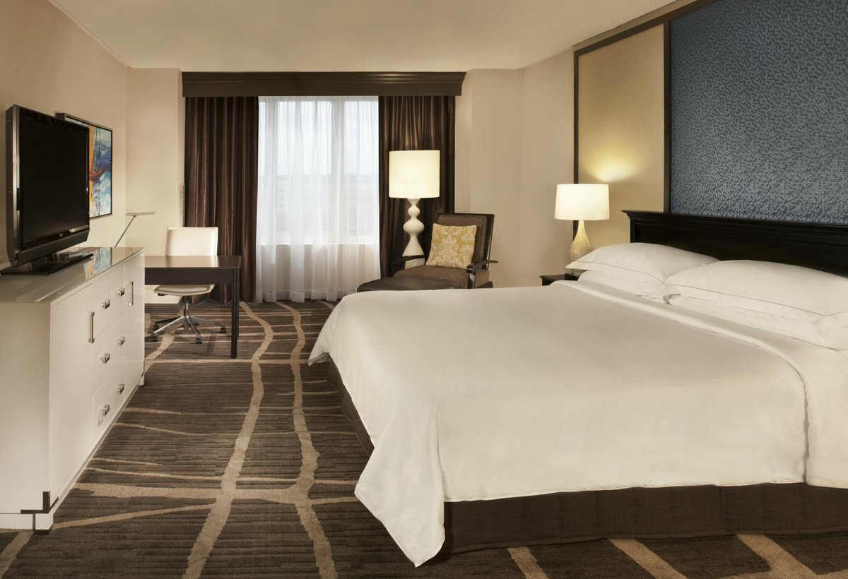 HILTON ST. PETERSBURG BAYFRONT $141 ($̶1̶7̶9̶) - Updated 2022 Prices ...