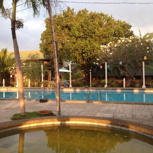 see the brown colored water in kids pool???