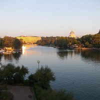 Panorama del lago e del parco