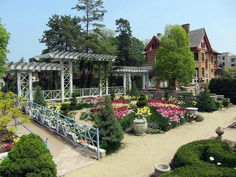 Allen Centennial Gardens image