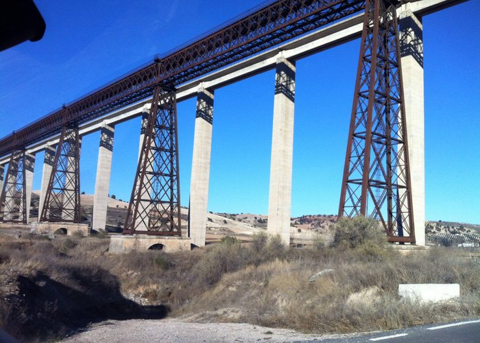 Puente de Hacho, Alamedilla