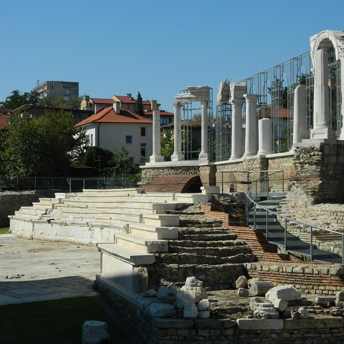 Стара загора болгария. Стара Загора город в Болгарии. Болгария Стара Загора памятник. Стара Загора Болгария достопримечательности. Айтос (город).