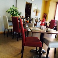 the dining room upstairs with a view on the river