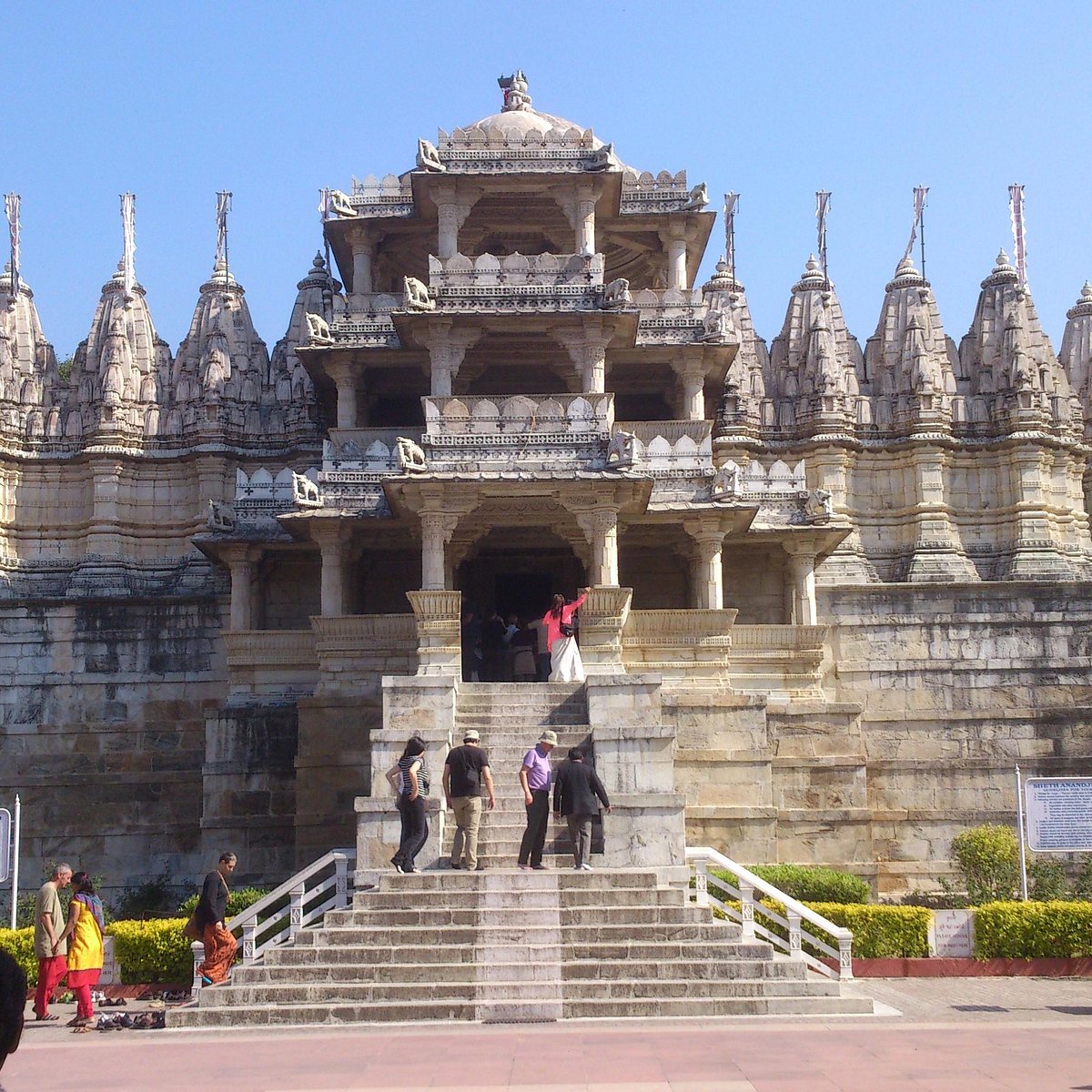 Temple of beauty. Храм Ранакпур Индия. Пали Индия. Ранакпур Индия фото.