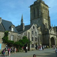Centre Historique de Locronan: Locronan: Francia: piazza del borgo