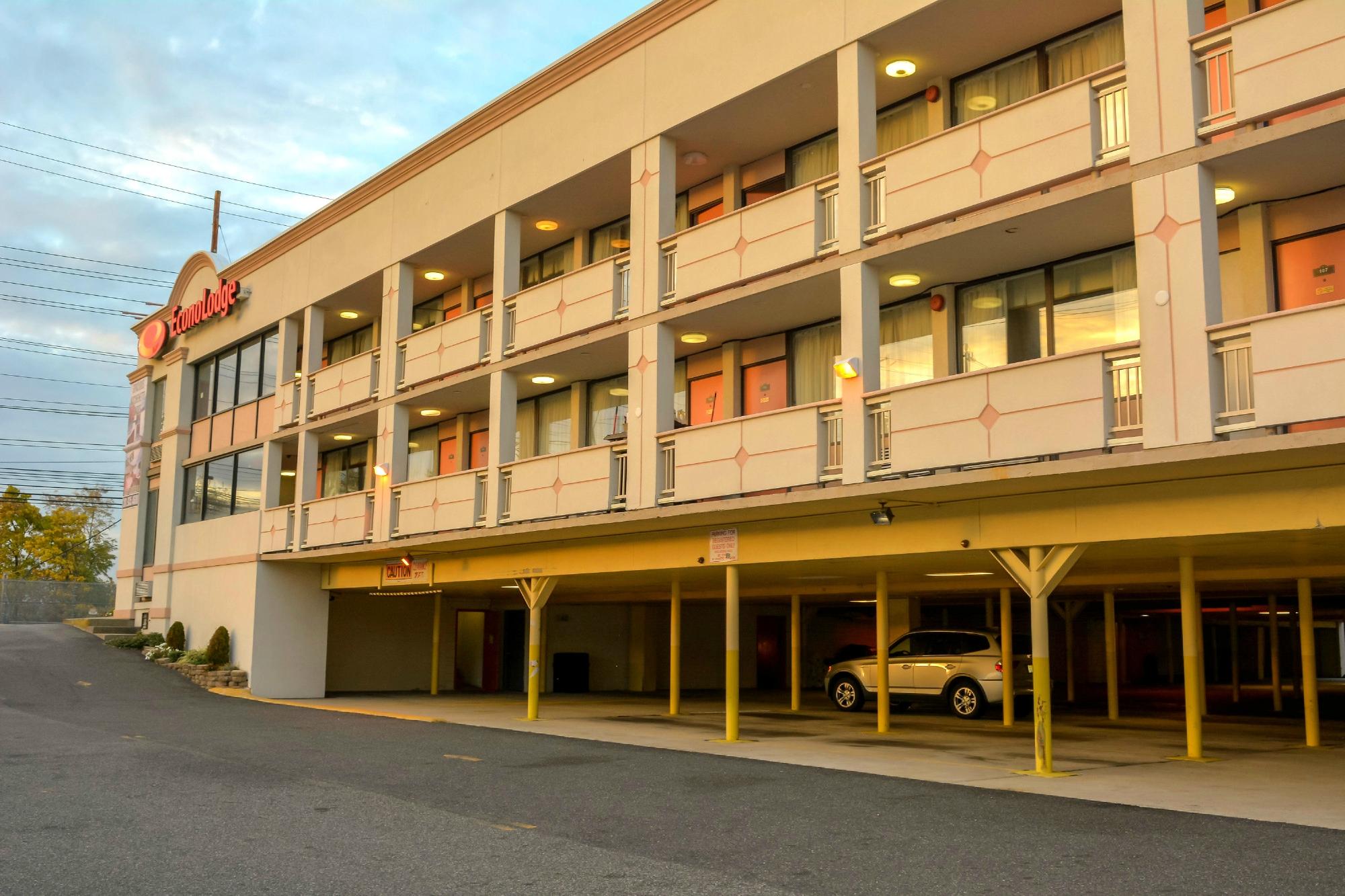 Hotel photo 24 of Super 8 by Wyndham Meadowlands.