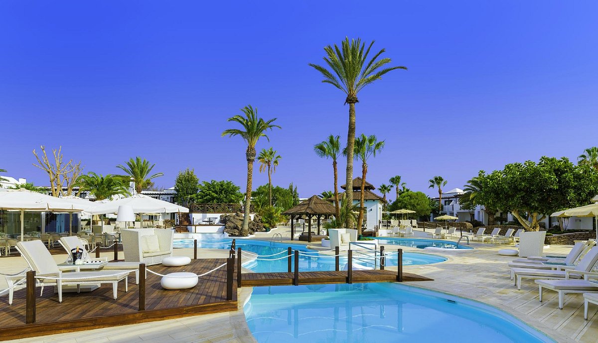 سنتيدو إتش10 وايت سويتس، فندق في ‪Playa Blanca‬