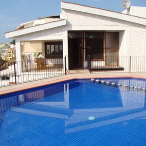 The Loft Casita Main Entrance Through Pool