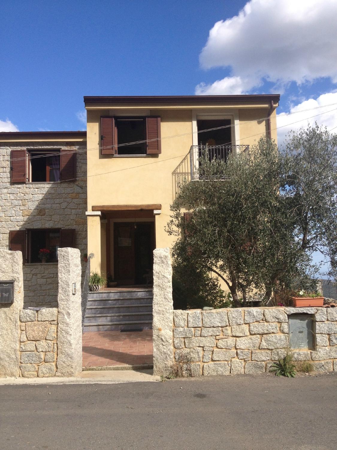 CHARLIE B&B SARDINIA (Ulassai, Italië) - Foto's En Reviews - Tripadvisor