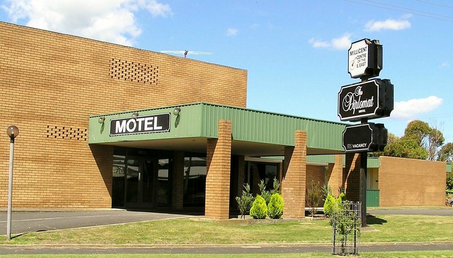 Motel Frontage