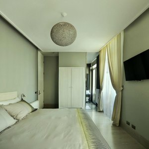 Amplitud y limpieza en la decoración de las habitaciones.