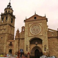 Fachada principal de la Colegial de Santa María la Mayor