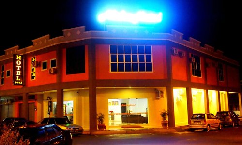Aloha Hotel night view