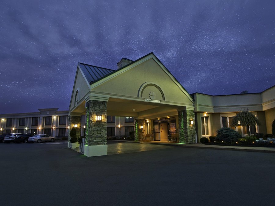 HOLIDAY INN BUFFALO INTERNATIONAL AIRPORT - Prices & Hotel Reviews ...