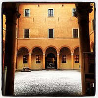 cortile palazzo Principi in nevicata