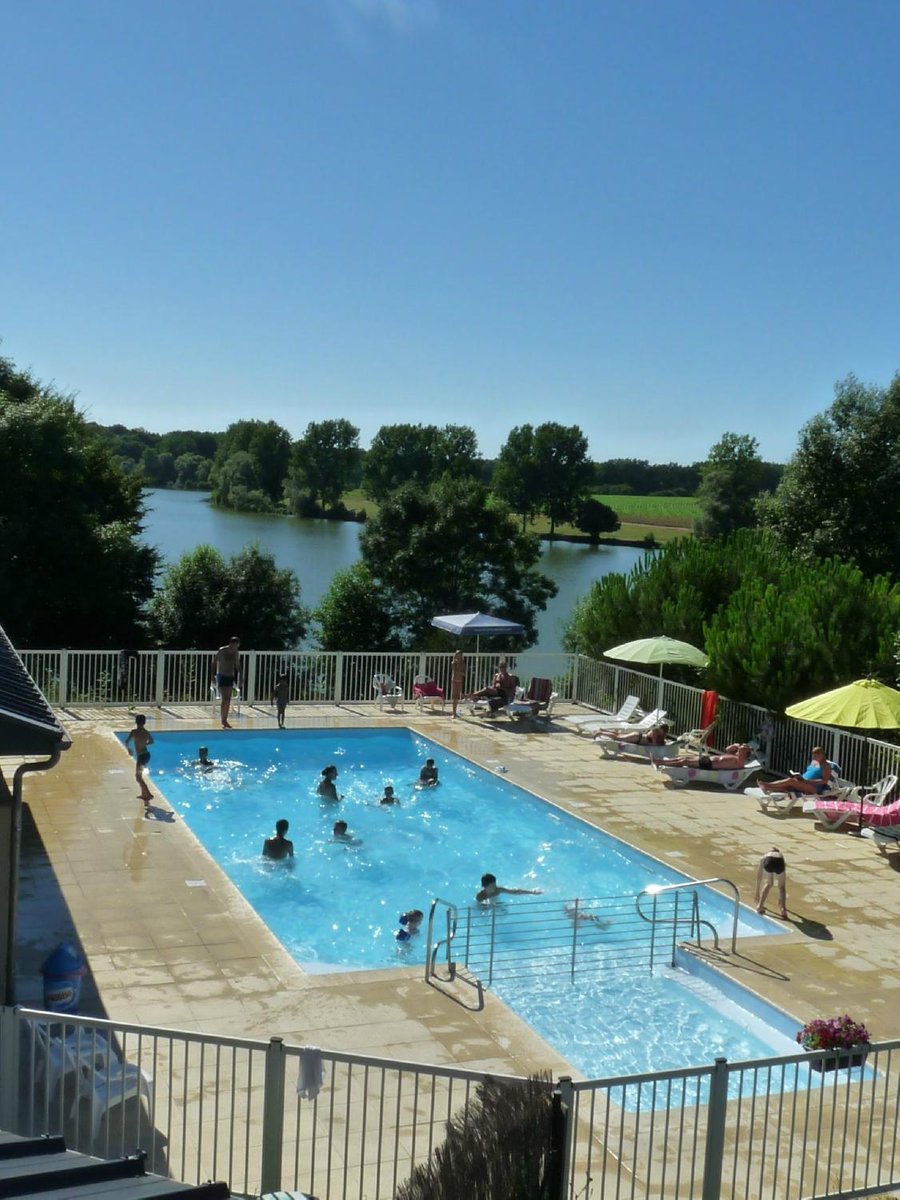CAMPING LES COTEAUX DU LAC (Chemille-sur-Indrois) - Campground Reviews ...