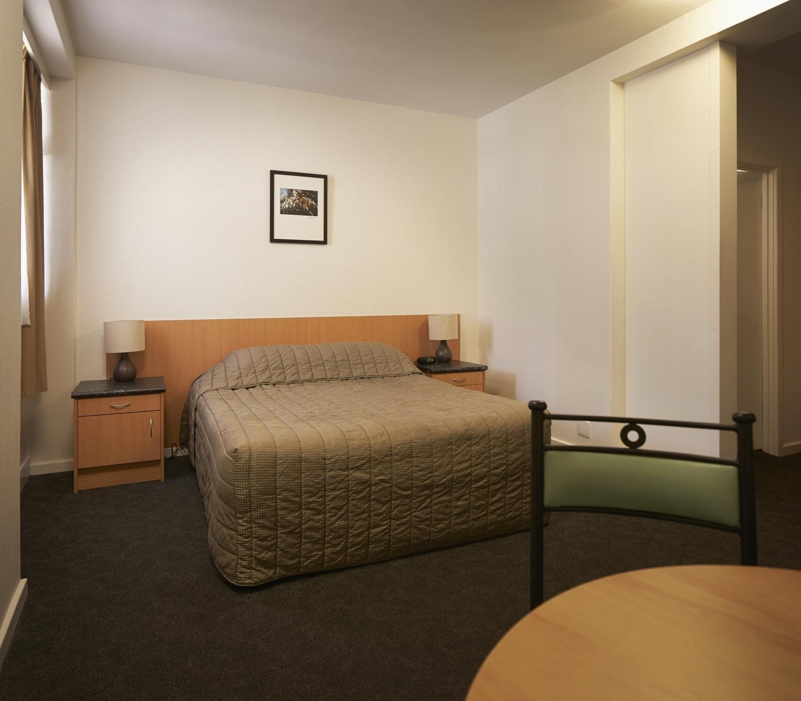 Bailey's Motel by null