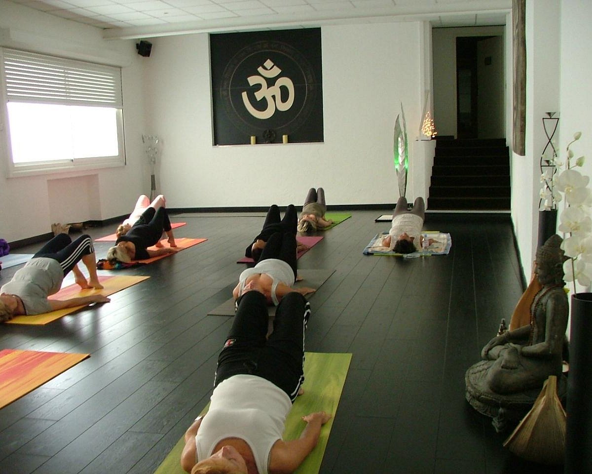 Tutustu 60+ imagen vinyasa yoga studio cannes