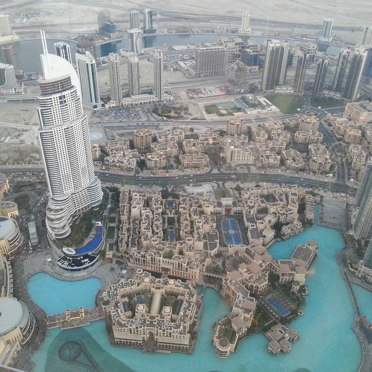 Какая обстановка сейчас в дубае. Достопримечательности Дубай 2021. Betawi Дубай. Дубай достопримечательности 2022. Дубай Moon Tower.