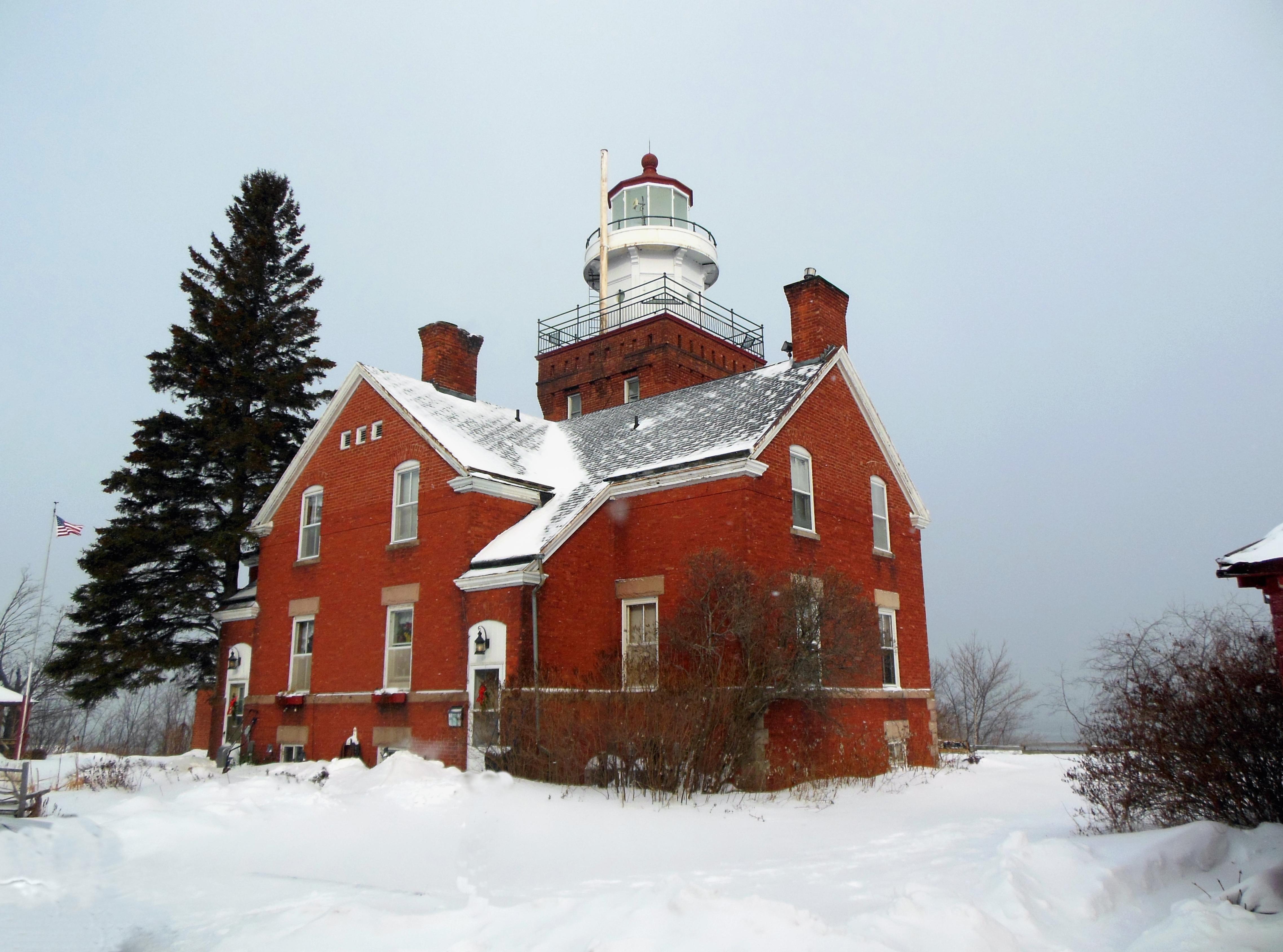 BIG BAY POINT LIGHTHOUSE BED AND BREAKFAST - Updated 2022 Prices & B&B ...