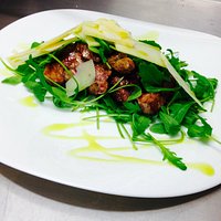 Tagliata di Angus rucola e grana