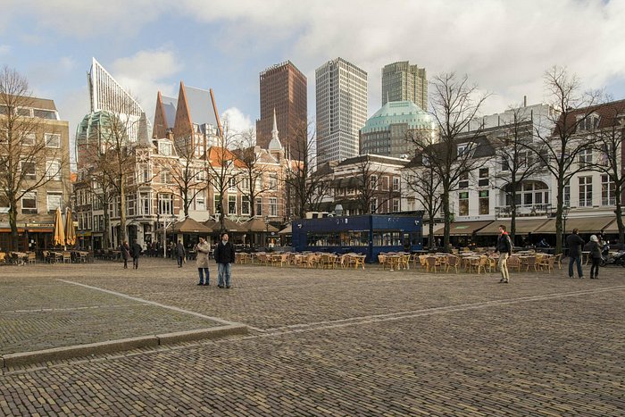 Enjoy The Hague for shopping and dining. Lot's of restaurants at the doorstep of the hotel.