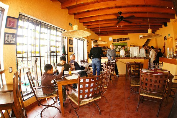 Linda cocina exterior con horno de adobe y parrilla - Picture of Valle de  Bravo, Estado de Mexico - Tripadvisor