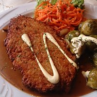 Kassler im Reibekuchenmantel mit Rosenkohl