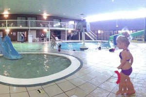 Pool & Beach