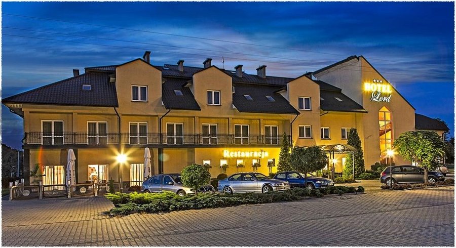 Front Hotel