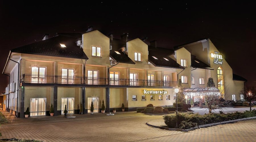 Front Hotel