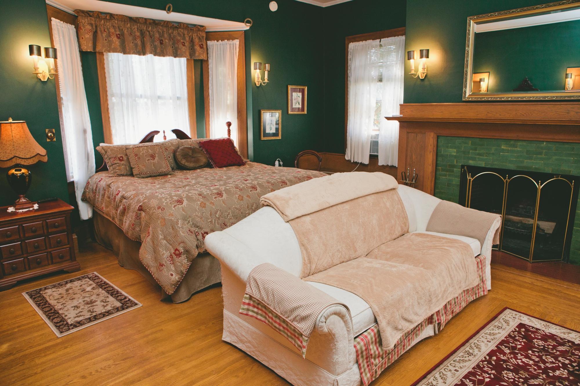 BLACK SWAN INN BED AND BREAKFAST - Updated 2022 Prices & B&B Reviews ...