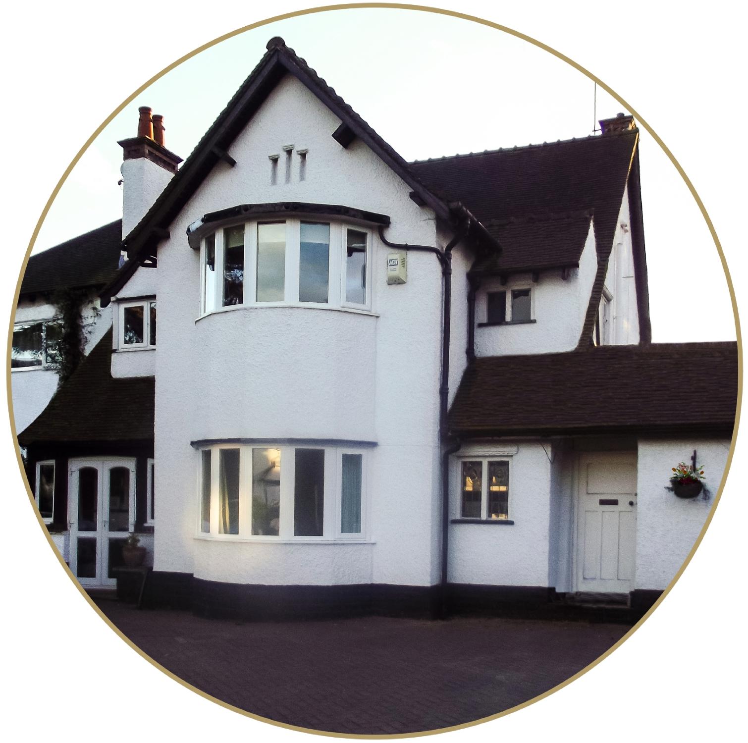 BROAD OAKS B&B - Prices & Guest House Reviews (Solihull, England)