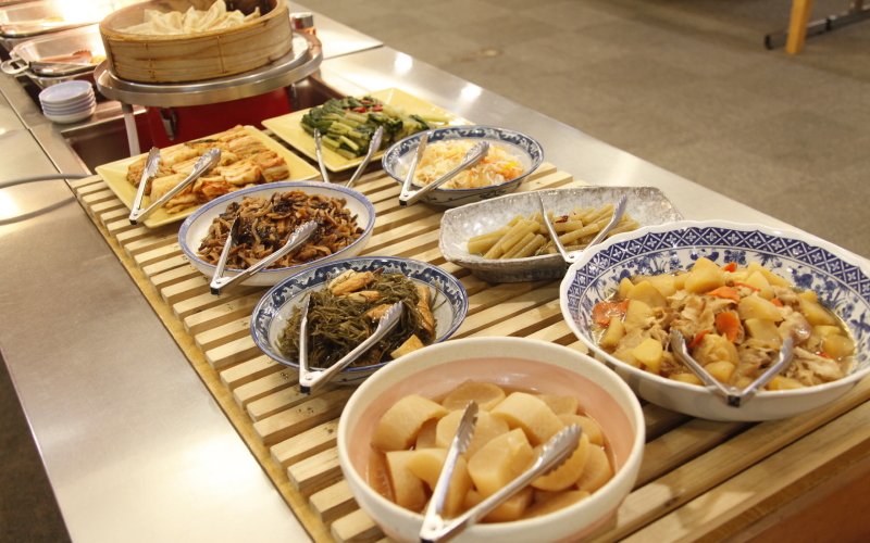 お食事は地元の郷土料理ｂｕｆｆｅｔ『信州田舎料理バイキング』を食べ放題