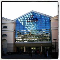 Uno degli Ingressi al centro commerciale