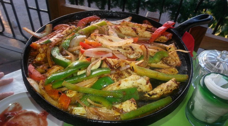 Sizzling chicken fajita