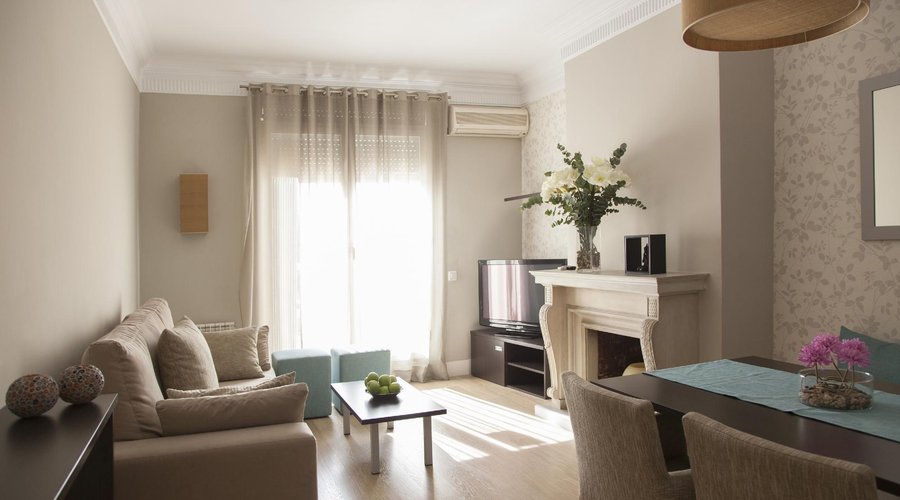 SALON APARTAMENTO PAU CLARIS