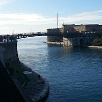 Il Ponte Girevole visto dal Corso Due Mari