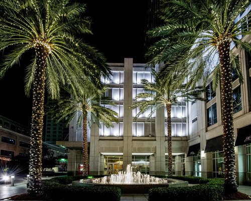 Florida Shopping, Nightlife and Luxury